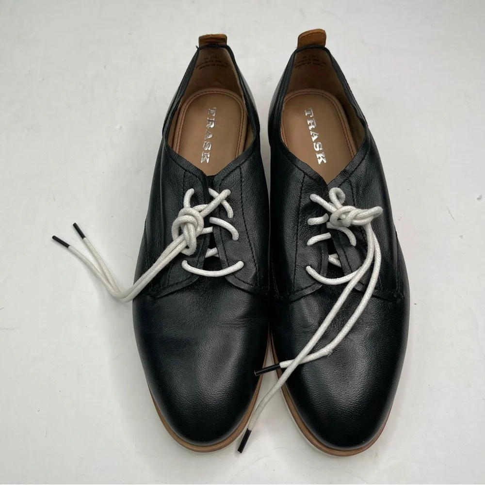 TRASK Women’s Lace Up Black Oxford Loafer Style Soft Leather Shoe Round Toe Sz 9